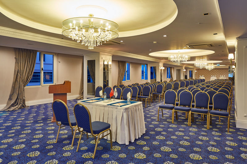 Doubletree By Hilton Izmir - Alsancak Hotel Exterior photo