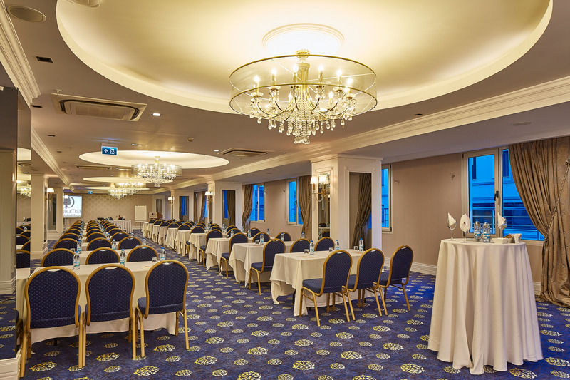 Doubletree By Hilton Izmir - Alsancak Hotel Exterior photo
