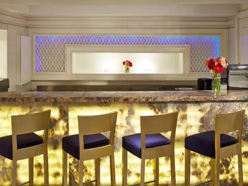 Doubletree By Hilton Izmir - Alsancak Hotel Exterior photo